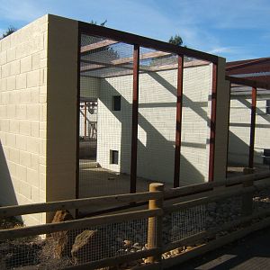 New on-show holding enclosures for Amazing Animals show