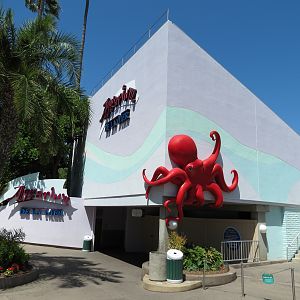 Cirque Stadium - Aquarium de la Mer Entrance