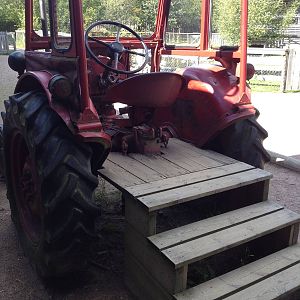The Farm - Do you want to drive tractor?
