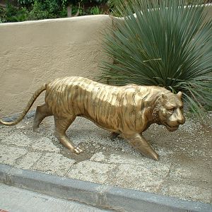 Tiger statue at Loro Parque, 21 May 2004