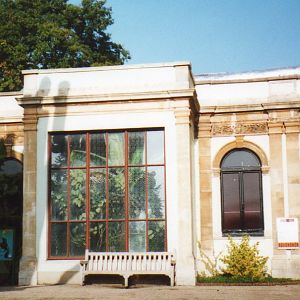 Wallace aviary exterior