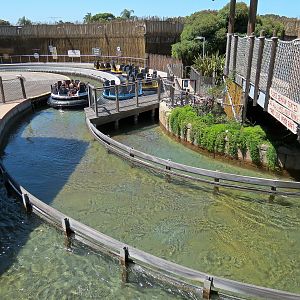 Shipwreck Rapids - Ride Boarding Area