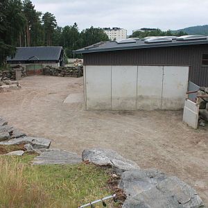 Elephant house - Outside and Rhino house