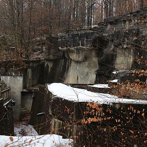 old bear pit (unused)