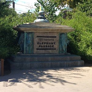 8/24/2014 - Toyota Elephant Passage Entry Sign