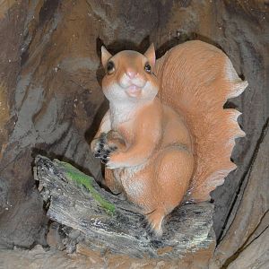 Artificial squirrel
