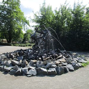 Fountain by Seabird Aviary