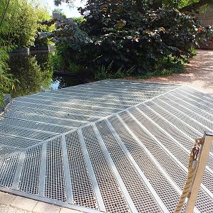 Containment Method for Lemurs