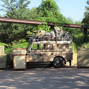 Giants of the Savanna - Safari Jeep