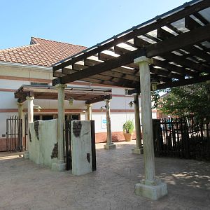 Shani Market (side view of gift shop)