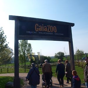 Welcome sign (May 2nd, 2015)