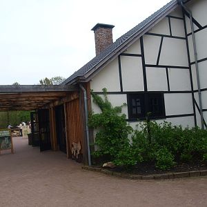 Lynx viewing area and gift shop building (May 2nd, 2015)