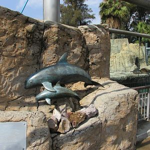 vaquita statue san juan de aragon zoo