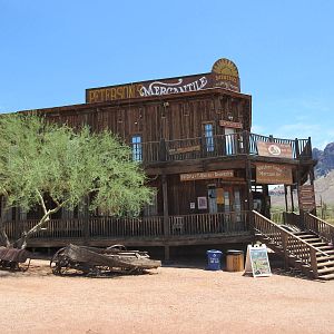 Superstition Serpentarium (Arizona) - Goldfield Ghost Town (Est. 1893)
