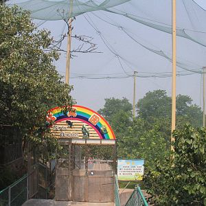 Accessible Raptor enclosure