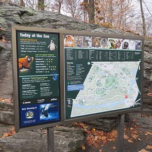 Zoo sign including map 031215