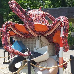 Washed Ashore: Art to Save the Sea - Giant Octopus