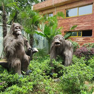 Nanjing Zoo - Ape Sculpture