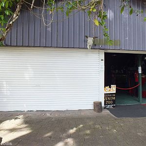 View of the Venom Zoo From Outside