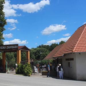 Entrance gate, Dvorec Zoo