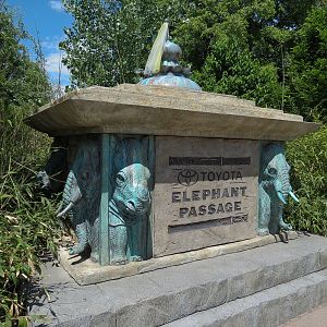 Elephant Passage - Entry Sign