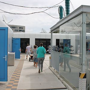 NORTICA : Entrance elevator and..... shops