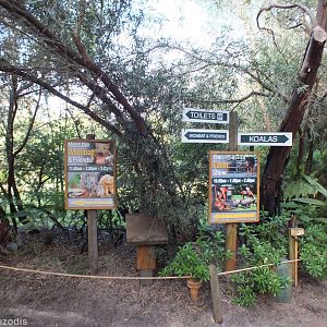 Signs - Caversham Wildlife Park