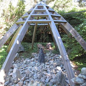 North Island Wildlife Recovery Centre - Secret Garden (with lots of rock fa