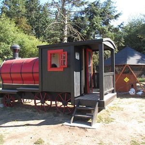 Olympic Game Farm - Train Engine + Chicken Exhibit
