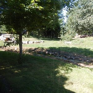 8/22/2016 - Menominee Park Zoo - Timber Wolf Habitat