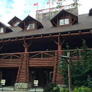 8/14/2016 - Old Faithful Inn Replica
