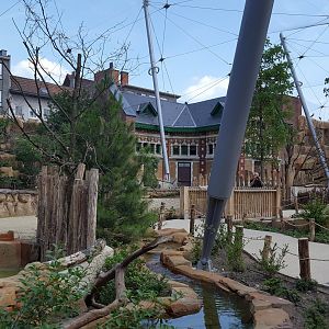 new savanna exhibit  indoor birdhouse view