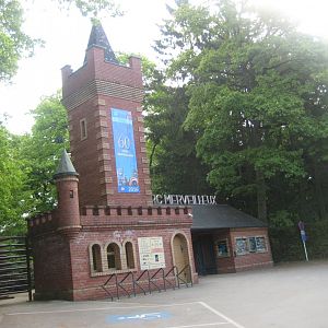 Parc Merveilleux - entrance building