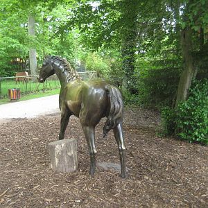 Parc Merveilleux - horse statue