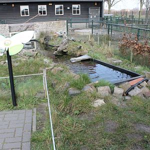 Outdoor-enclosure Slider