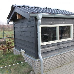 Indoor-enclosure Slider