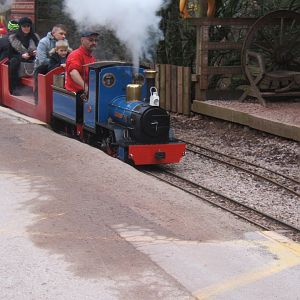 27/12/2016 Miniature Steam Locomotive in use