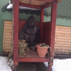 Gorilla Statue