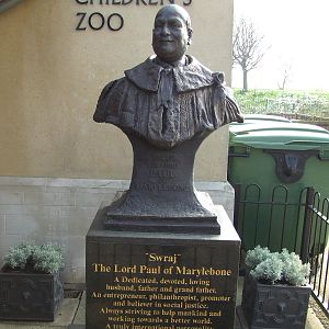Memorial Statue, Ambika Paul Children's Zoo, Animal Adventure