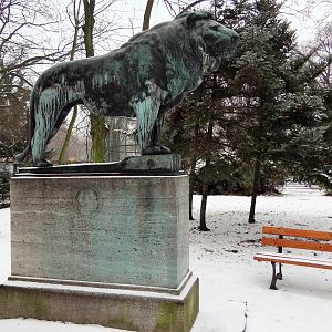 Robert Jaeckel monument