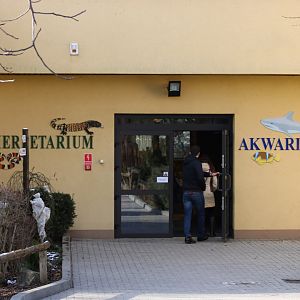 Aquarium/Terrarium Entrance