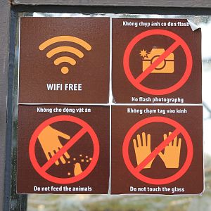 Vinpearl Safari - signage