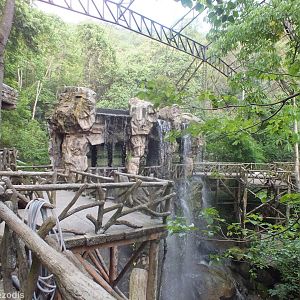 View in the Large Walkthrough Aviary