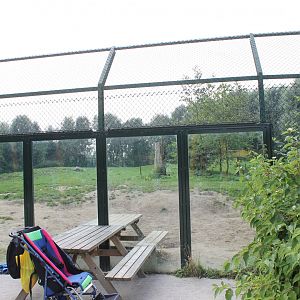 Brown bear enclosure