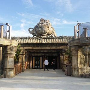 Lost Kingdom - entrance to indoor areas