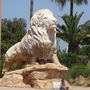 03/05/17  - Barbary lion statue