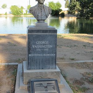 George Washington Statue (not connected to the zoo but inside Roeding Park)
