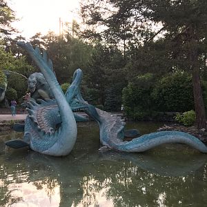 Fighting marine reptiles