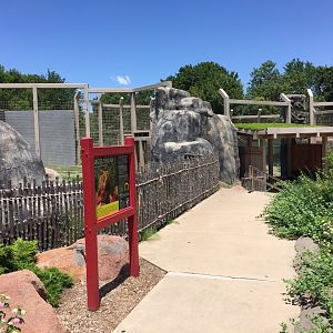 Area in front of Grizzly Bear exhibit