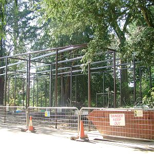 New owl aviaries under construction at Cotswold WP 13/04/09